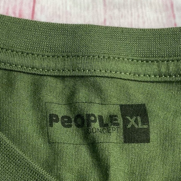 💵NWT People Concept V Neck Hot Dog House Tee Men’s Size XLARGE - Picture 6 of 7